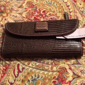 NWT Dooney and Bourke Lizard Leather Wallet